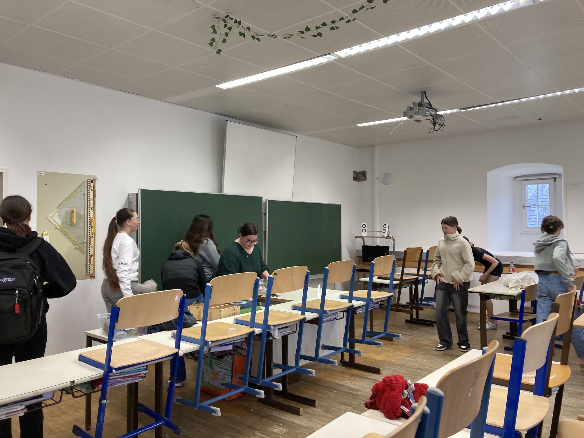 Homepage Raumgestaltung 3a und 3c - BG BRG Lilienfeld